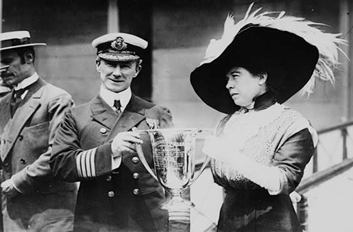  Margaret Brown with Arthur Rostron and the silver loving cup 
